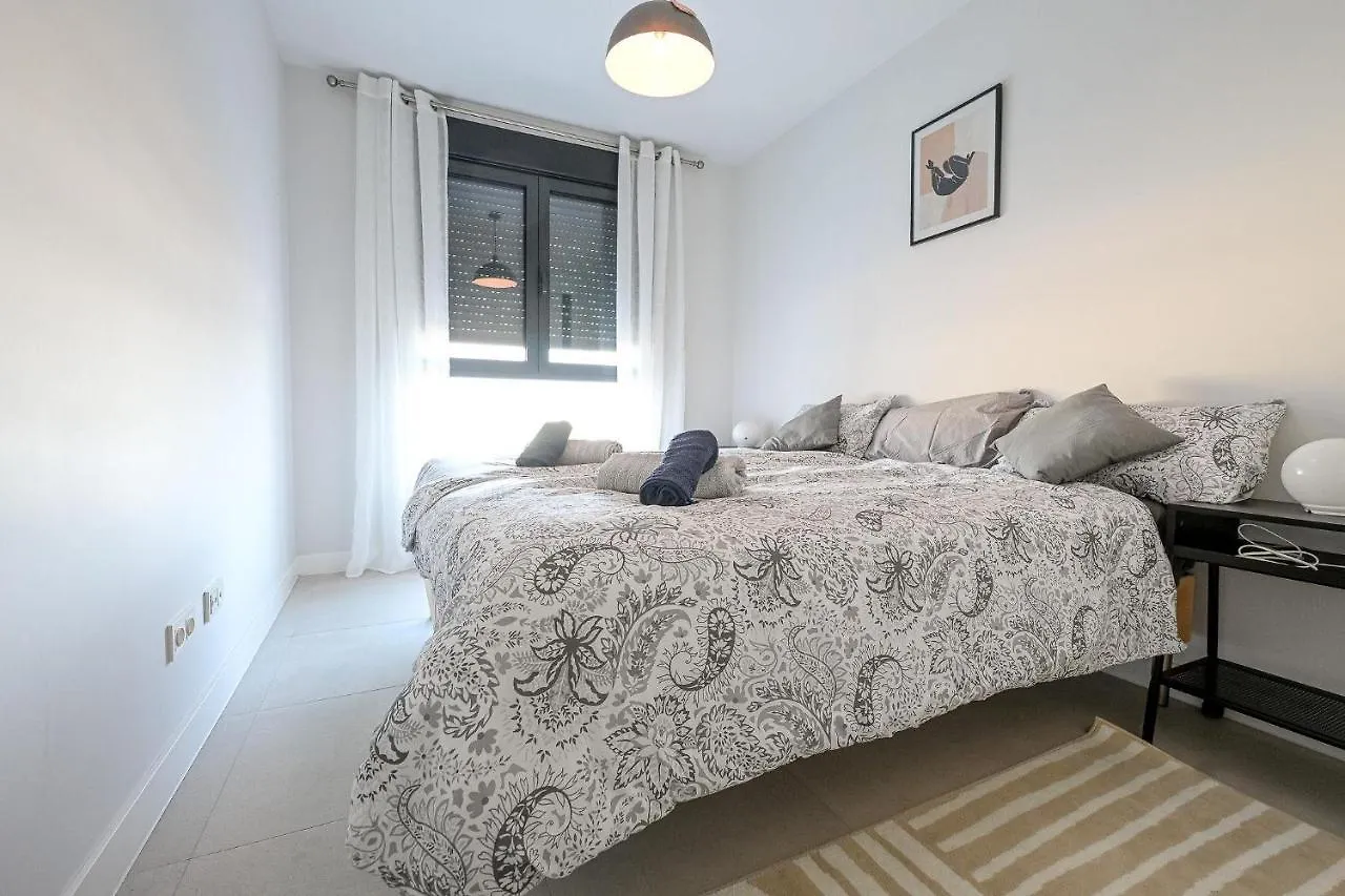 Modern 3 Bedroom Apartment إِستيبونا