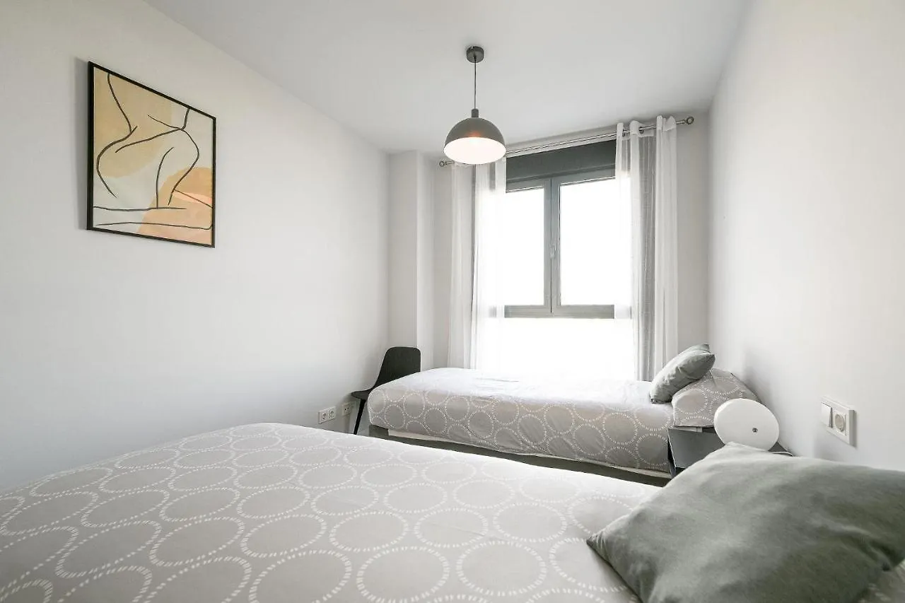 Modern 3 Bedroom Apartment إِستيبونا