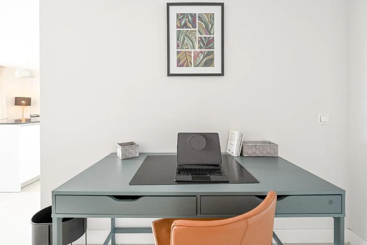 Modern 3 Bedroom Apartment إِستيبونا 0*,  إسبانيا