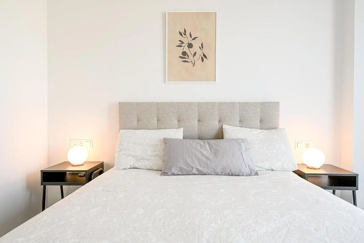 Modern 3 Bedroom Apartment إِستيبونا