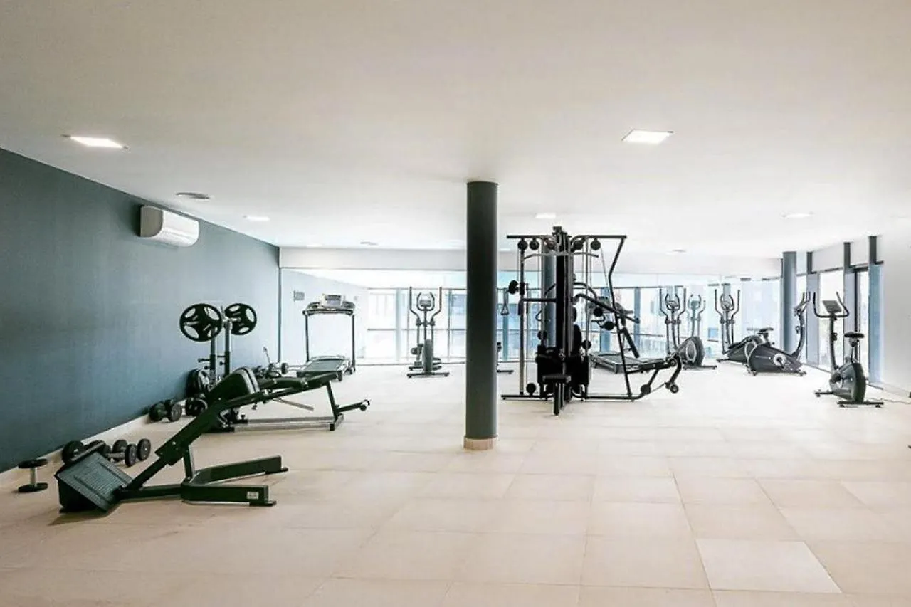 Modern 3 Bedroom Apartment إِستيبونا